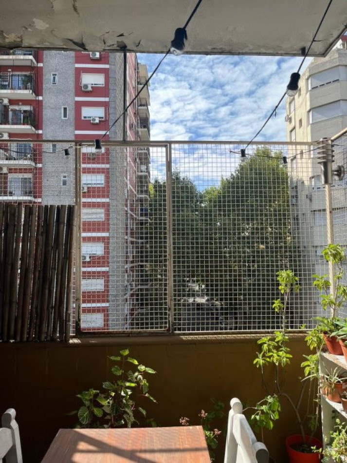 HERMOSO DEPARTAMENTO RECICLADO, 3 AMB., 85M2 APROX.TOTALES . BALCON ATERRAZADO, PARRILLA Y TERRAZA PROPIA