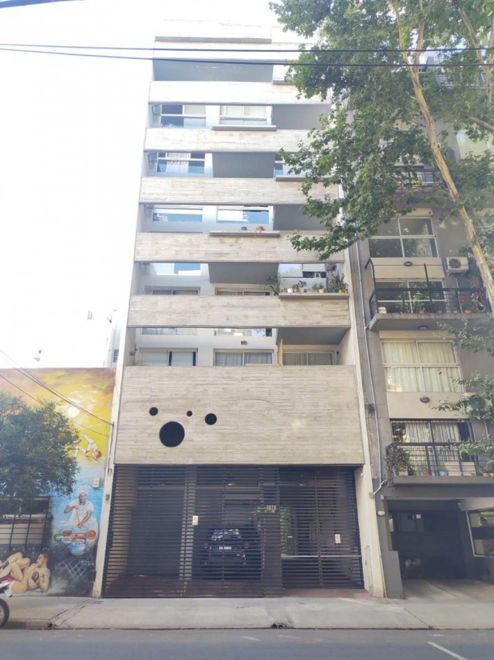 EXCELENTE DEPARTAMENTO  AL FRENTE CON BALCON  ATERRAZADO