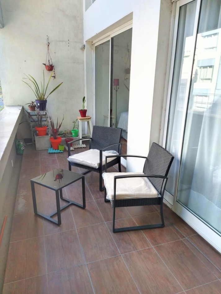 EXCELENTE DEPARTAMENTO  AL FRENTE CON BALCON  ATERRAZADO