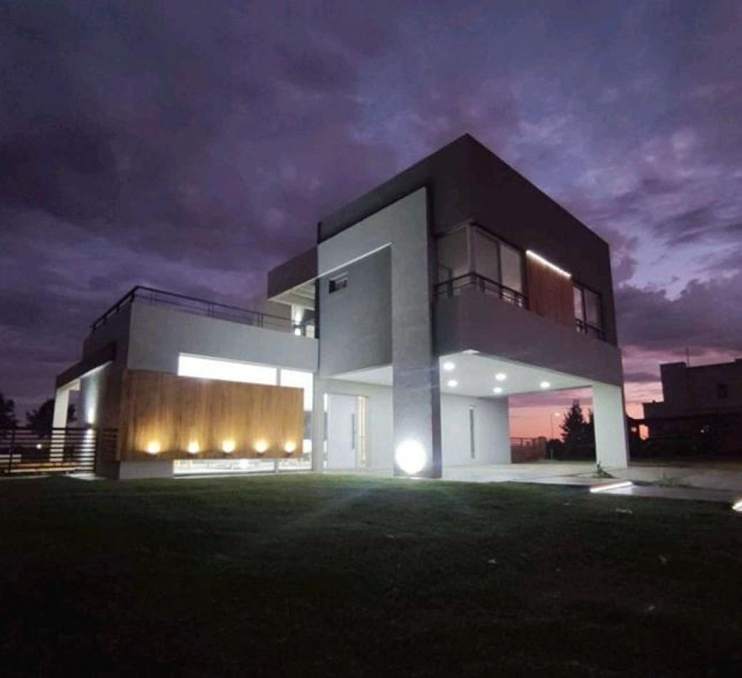 EXCELENTE VIVIENDA MINIMALISTA EN CLUB DE CAMPO HORIZONTES AL SUR